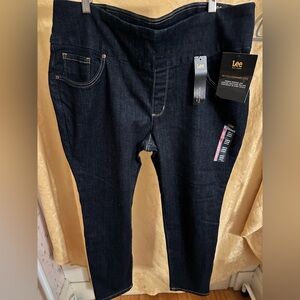 Lee Slim Fit Skinny Leg Pull-on Jeans  NWT